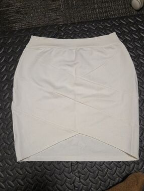 Colori Cream Textured High-Low Bandage Skirtsize M